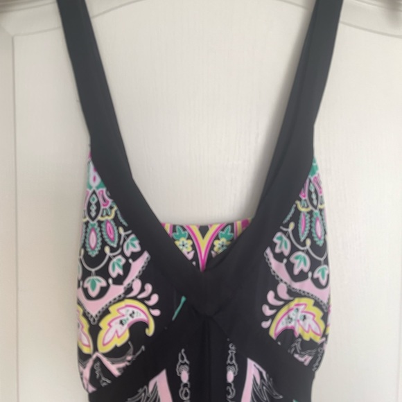 INTERNATIONAL CONCEPT DRESS! - Picture 3 of 8